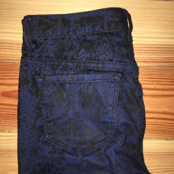 FREE PEOPLE BLUE PRINTED PANTS 25 - Picture 2 of 7